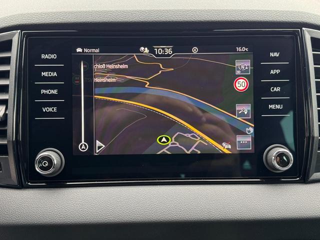 Skoda Karoq Sportline 1,5 TSI DSG 2ZKlimaautomatik Canton Anh&auml;ngerkupplung Totewinkel Assistent 2 x Einparkhilfe Kamera 19 Zoll Felgen adaptiver Tempomat 5J Garantie 