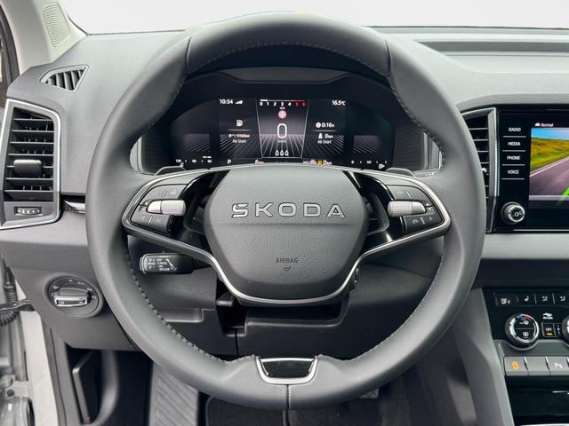 Skoda Karoq Extra Plus 2,0 TDI DSG 2Zoklima 2xEinparkhilfe AHK Kamera Sitzheizung beheiztes Lenkrad 