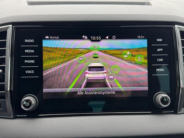 Skoda Karoq Extra Plus 2,0 TDI DSG 2Zoklima 2xEinparkhilfe AHK Kamera Sitzheizung beheiztes Lenkrad 