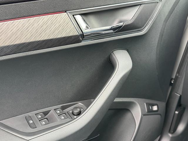 Skoda Karoq Extra Plus 2,0 TDI DSG 2Zoklima 2xEinparkhilfe AHK Kamera Sitzheizung beheiztes Lenkrad 