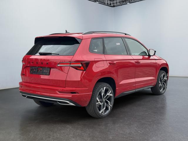 Skoda Karoq Sportline 1,5 TSI DSG 2ZKlimaautomatik Canton Anh&auml;ngerkupplung Totewinkel Assistent 2 x Einparkhilfe Kamera 19 Zoll Felgen adaptiver Tempomat 5J Garantie 