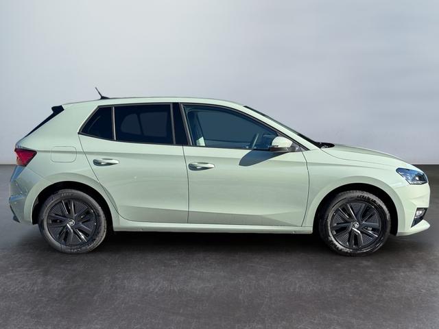 Skoda Fabia Extra Plus 1,5 TSI 2 ZoKlima ACC Navi 2x Einparkhilfe Kessy beheiztes Lenkrad Sitzheizung Sunset 5J Garantie 