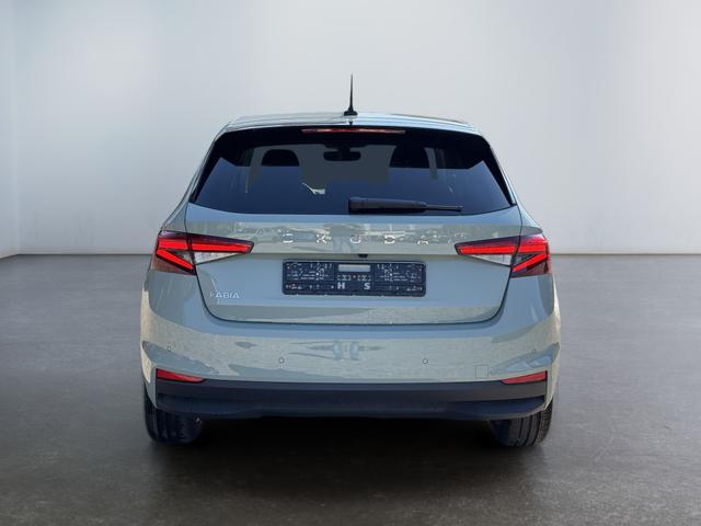 Skoda Fabia Extra Plus 1,5 TSI 2 ZoKlima ACC Navi 2x Einparkhilfe Kessy beheiztes Lenkrad Sitzheizung Sunset 5J Garantie 