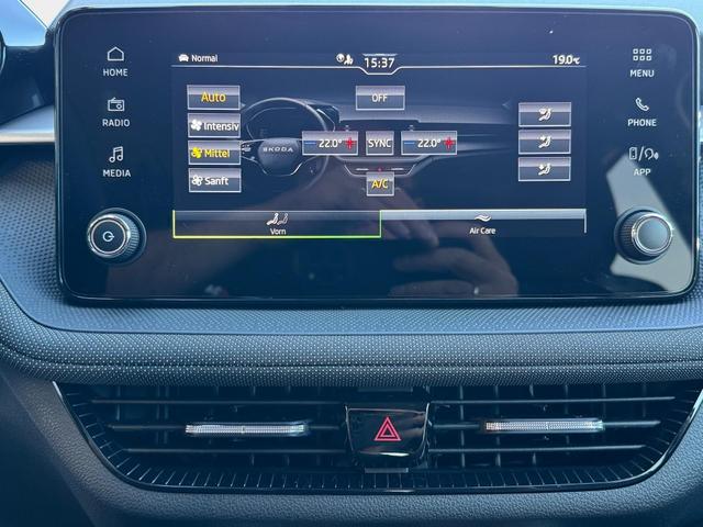 Skoda Fabia Extra Plus 1,5 TSI 2 ZoKlima ACC Navi 2x Einparkhilfe Kessy beheiztes Lenkrad Sitzheizung Sunset 5J Garantie 