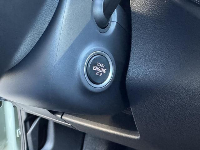 Skoda Fabia Extra Plus 1,5 TSI 2 ZoKlima ACC Navi 2x Einparkhilfe Kessy beheiztes Lenkrad Sitzheizung Sunset 5J Garantie 