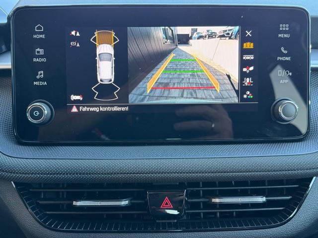 Skoda Fabia Extra Plus 1,5 TSI 2 ZoKlima ACC Navi 2x Einparkhilfe Kessy beheiztes Lenkrad Sitzheizung Sunset 5J Garantie 