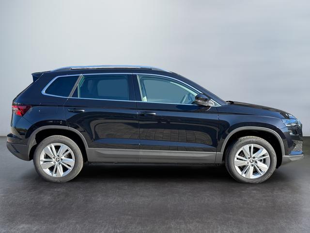 Skoda Karoq Extra Plus 1,5 TSI DSG 2Zoklima 2xEinparkhilfe AHK Kamera Sitzheizung beheiztes Lenkrad 
