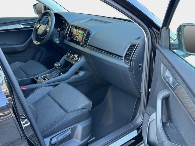 Skoda Karoq Extra Plus 1,5 TSI DSG 2Zoklima 2xEinparkhilfe AHK Kamera Sitzheizung beheiztes Lenkrad 