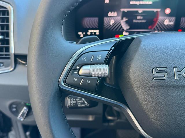 Skoda Karoq Extra Plus 1,5 TSI DSG 2Zoklima 2xEinparkhilfe AHK Kamera Sitzheizung beheiztes Lenkrad 