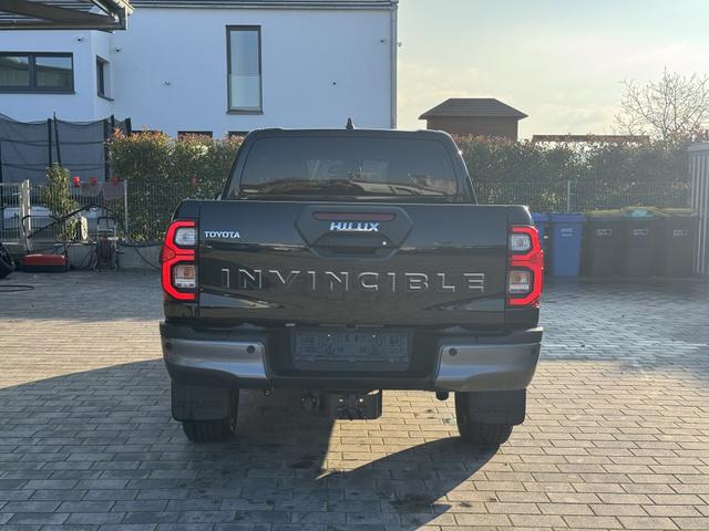 Toyota Hilux INVINCIBLE Double Cab 4x4 Leder