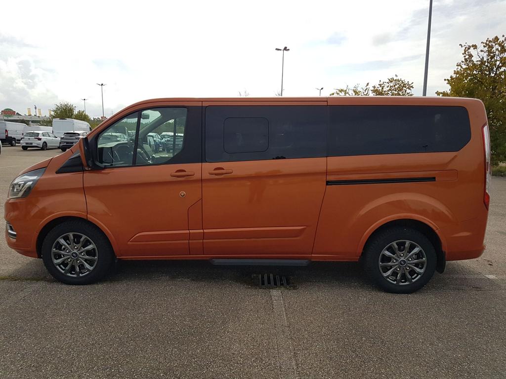 Ford / Tourneo Custom / Orange /  /  / 