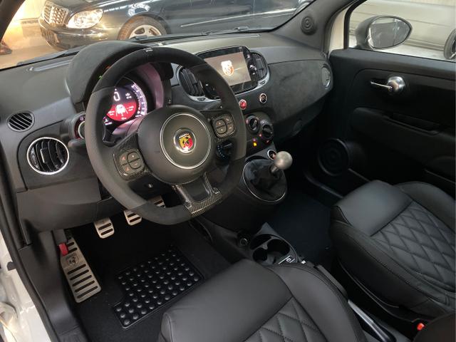 Abarth / 695 / Weiß / / / 