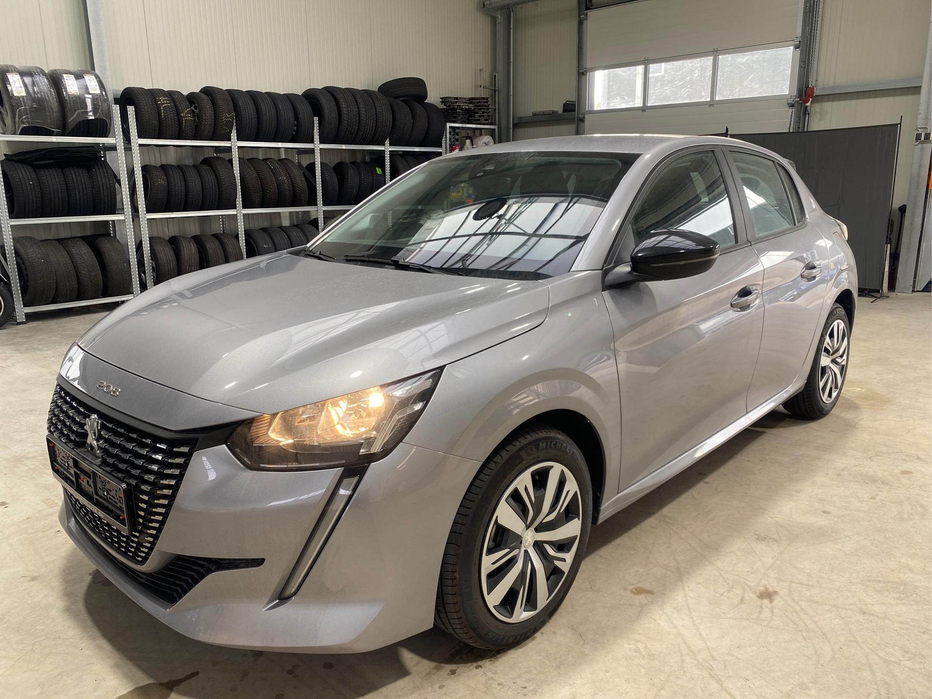 Peugeot / 208 / Grau /  /  / 