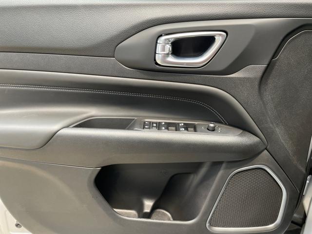 Jeep Compass Limited 1.5 E-Hybrid 130 Automatik Klimaaut LED SHZ AdaptTemp DAB Kamera Spur 18LMF 