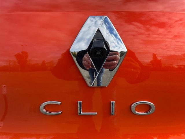 Renault Clio Techno TCe 90 Klimaa PDC KAM NAVI LED SmLi 