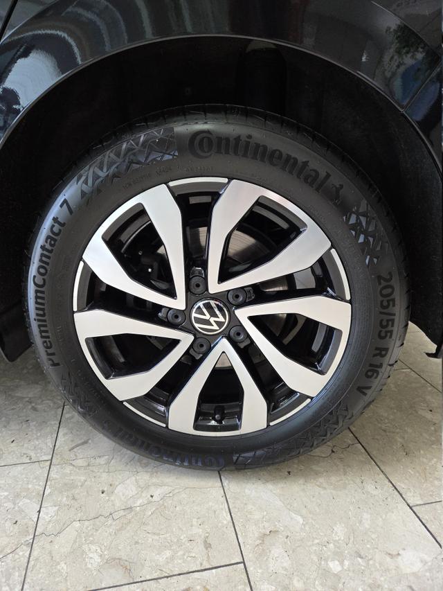 Volkswagen Golf VIII 1.5 TSI Active 