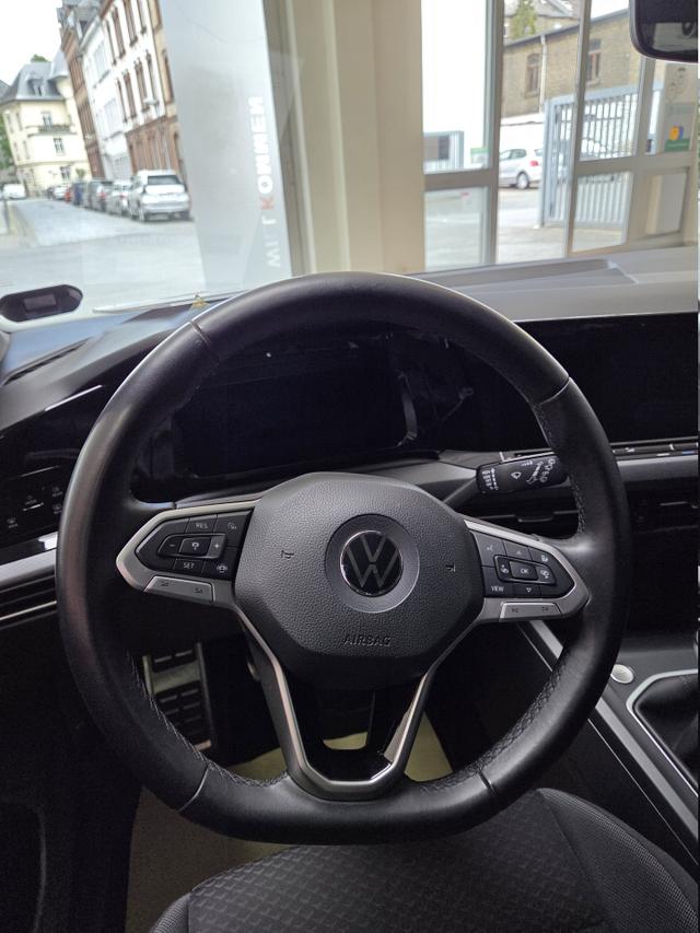 Volkswagen Golf VIII 1.5 TSI Active 