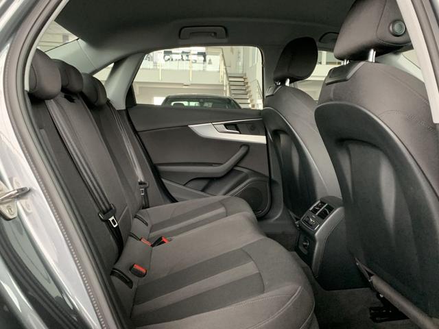 Audi A4 Limousine 35 TFSI S tronic Line Sportpaket 