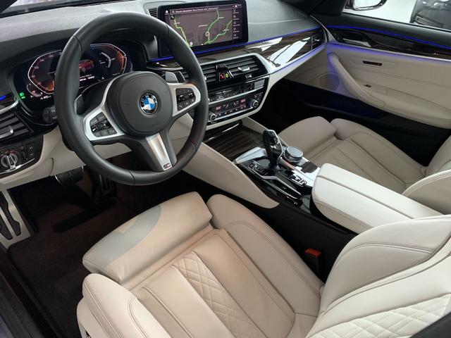BMW 5er 540i xDrive Aut. M Sportpaket Schiebedach Leder Nappa 