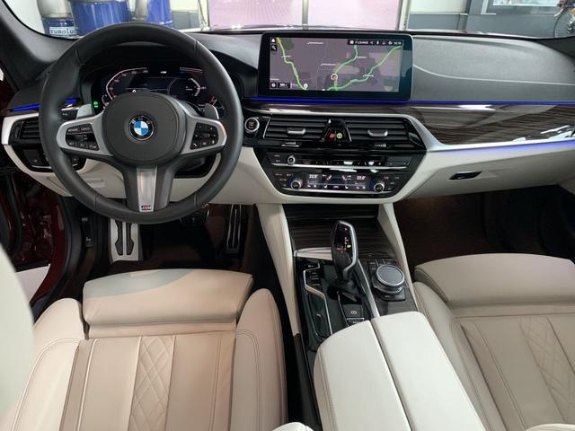 BMW 5er 540i xDrive Aut. M Sportpaket Schiebedach Leder Nappa 