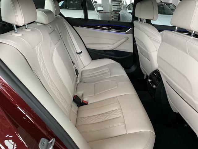 BMW 5er 540i xDrive Aut. M Sportpaket Schiebedach Leder Nappa 