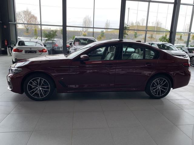 BMW 5er 540i xDrive Aut. M Sportpaket Schiebedach Leder Nappa 