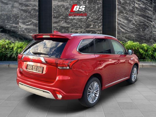 Mitsubishi Outlander 2.4 4WD Plug-In Hybrid Spirit 15x VORHANDEN 
