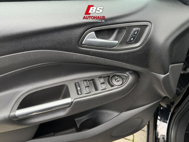 Ford Kuga 1.6 EcoBoost 4x4 Aut. Titanium 