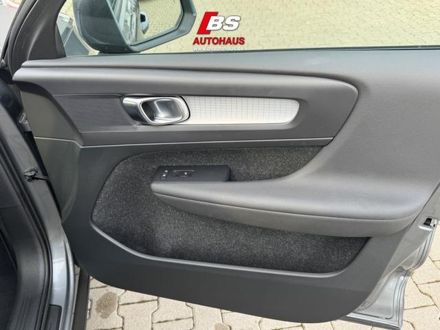 Volvo XC40 D4 AWD Geartronic LED NAVI PDC 