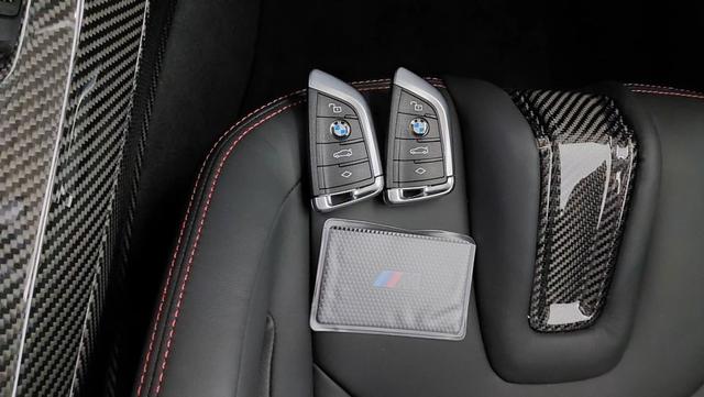 BMW M3 CS M Carbon-Keramik-Bremse Live Cockpit Professional 