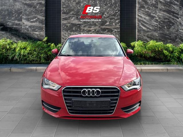Audi A3 1.6 TDI (clean diesel) S tronic Attraction 