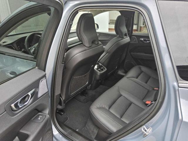 Volvo XC60 B5 B AWD Ultimate Dark 