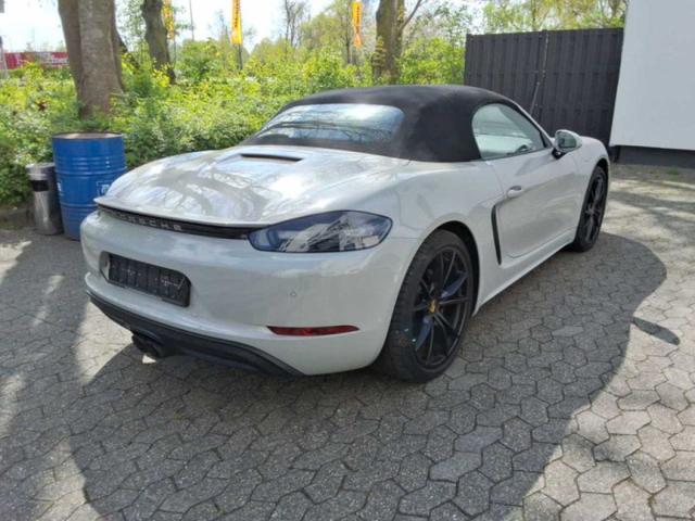 Porsche Boxster 718 PDK BOSE 20"" Alu Sport Paket Chrono 