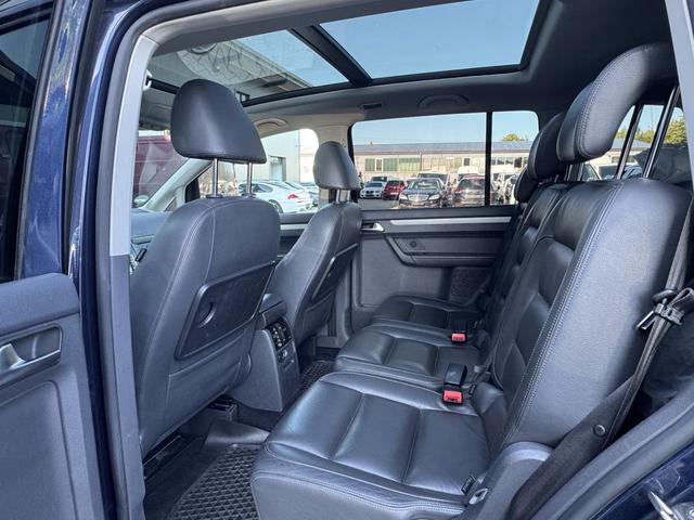 Volkswagen Touran 1.4 TSI DSG Highline LEDER NAVI 