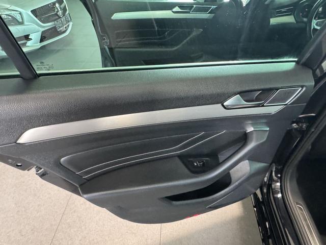 Volkswagen Passat Variant 2.0 TDI DSG Elegance AHK 