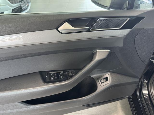 Volkswagen Passat Variant 1.5 TSI OPF DSG AHK NAVI WINTERPAKET 
