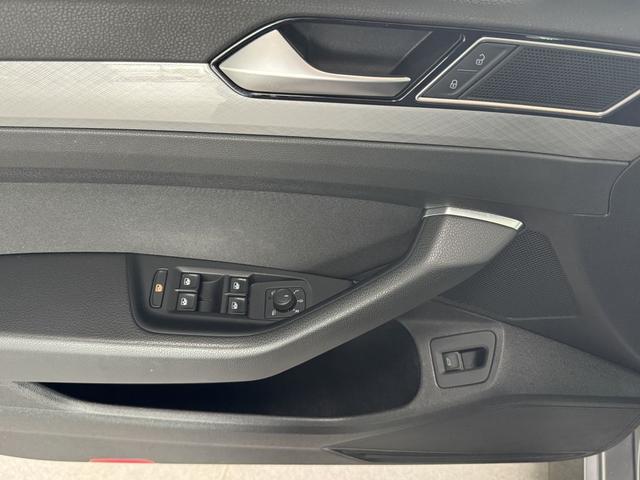 Volkswagen Passat Variant 1.5 TSI OPF DSG Business Winterpaket AHK 