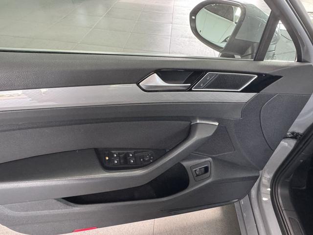 Volkswagen Passat Variant 2.0 TDI DSG Navi Winterpaket 