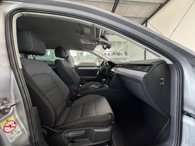 Volkswagen Passat Variant 2.0 TDI SCR DSG AHK NAVI 