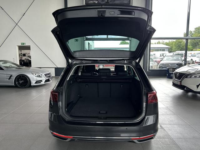 Volkswagen Passat Variant 2.0 TDI SCR DSG Elegance AHK 