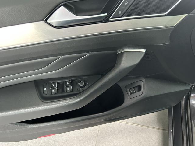 Volkswagen Passat Variant 2.0 TDI SCR DSG Elegance AHK 