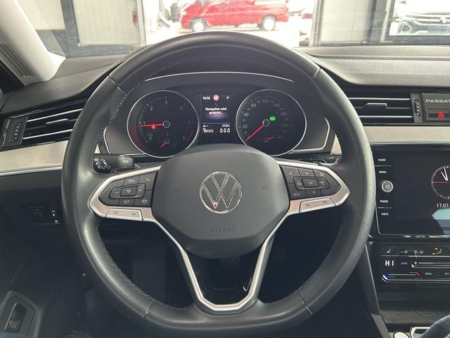 Volkswagen Passat Variant 2.0 TDI SCR DSG Elegance AHK 