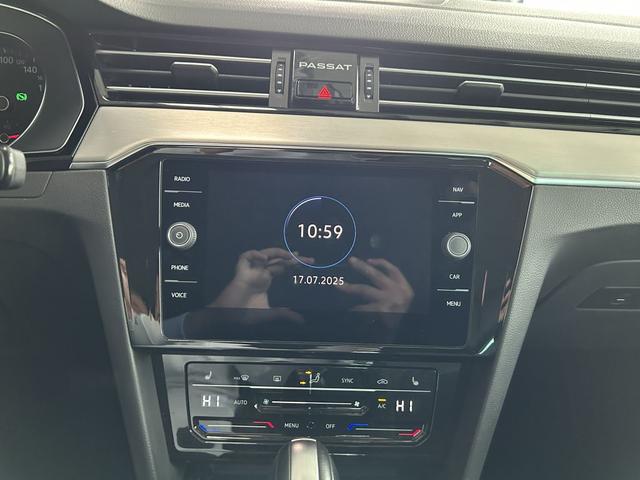 Volkswagen Passat Variant 2.0 TDI SCR DSG Elegance AHK 
