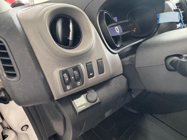 Renault Trafic Kastenwagen dCi 120 L2H1 Standheizung Regalsystem 
