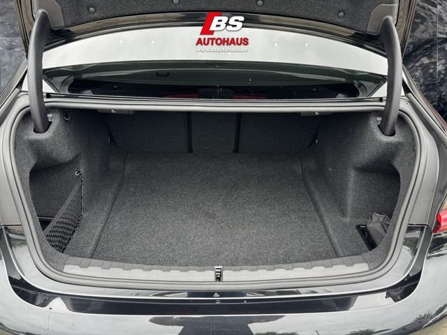 BMW 3er 318i Aut. M Sportpaket Pro LAserlicht Innovationspaket Harman Kardon 