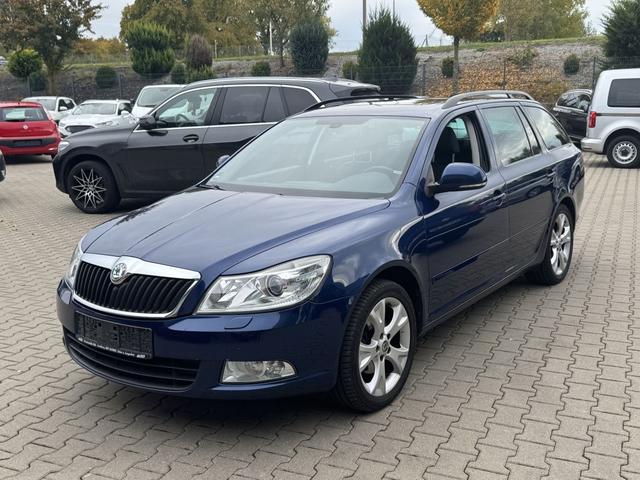 Skoda Octavia Combi 1.8 TSI Elegance SCHIEBEDACH AHK 2. HAND 
