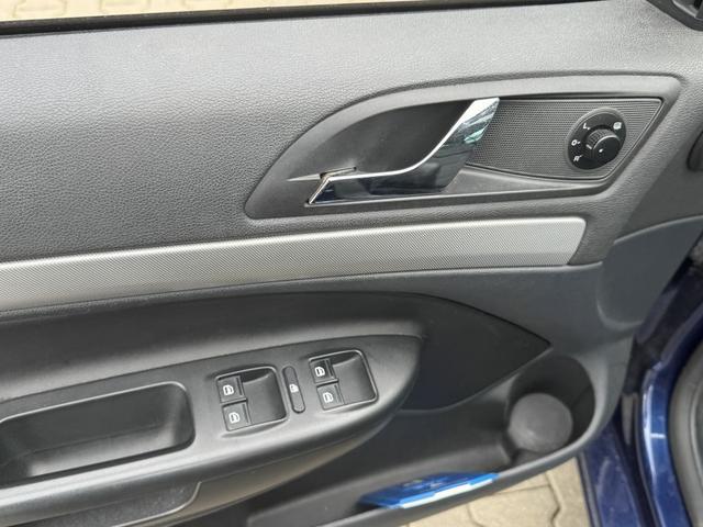 Skoda Octavia Combi 1.8 TSI Elegance SCHIEBEDACH AHK 2. HAND 