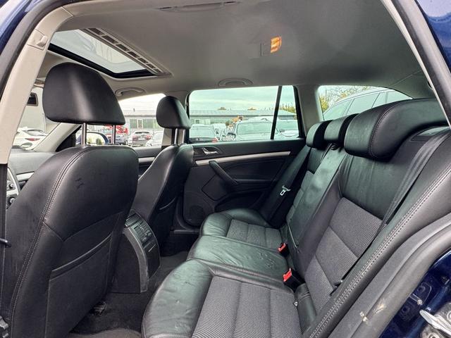 Skoda Octavia Combi 1.8 TSI Elegance SCHIEBEDACH AHK 2. HAND 