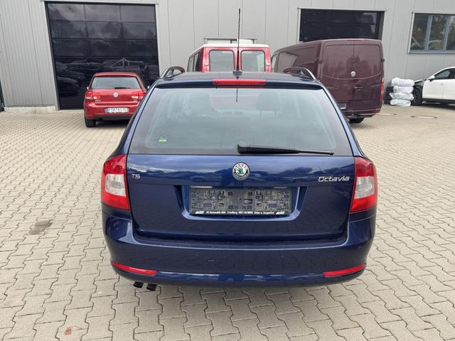 Skoda Octavia Combi 1.8 TSI Elegance SCHIEBEDACH AHK 2. HAND 