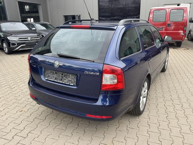 Skoda Octavia Combi 1.8 TSI Elegance SCHIEBEDACH AHK 2. HAND 